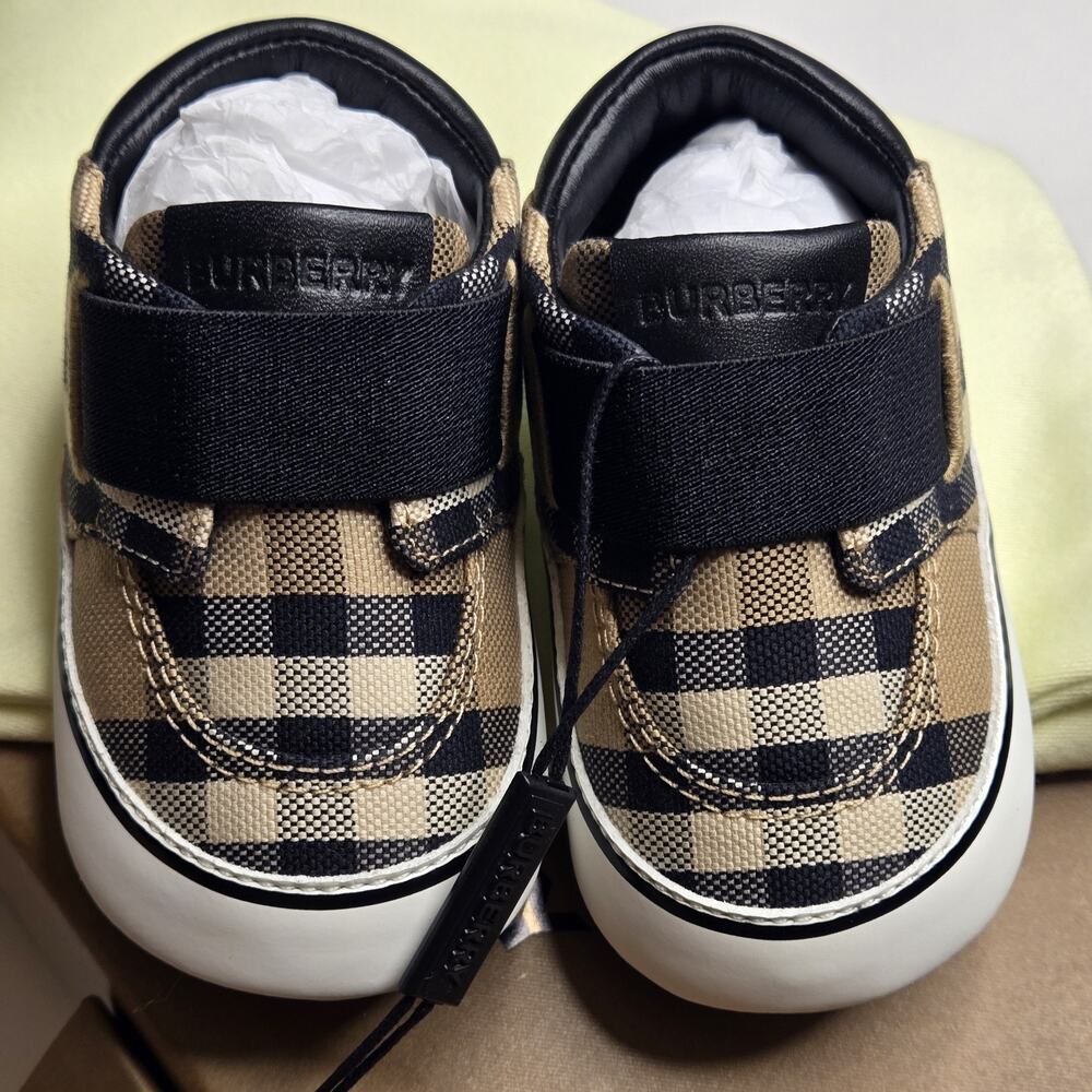 Burberry Vintage Check Cotton Newborn Bootie/Sneaker NWT Sizes EUR 17 / US 1.5/2 - Picture 3 of 11